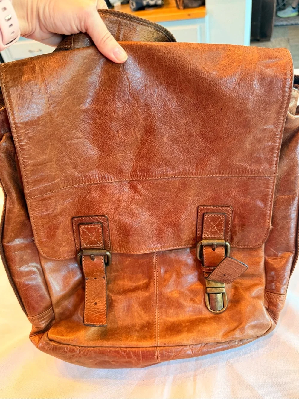 Fossil Brand Estate Distressed Leather Extra Large Messenger Bag